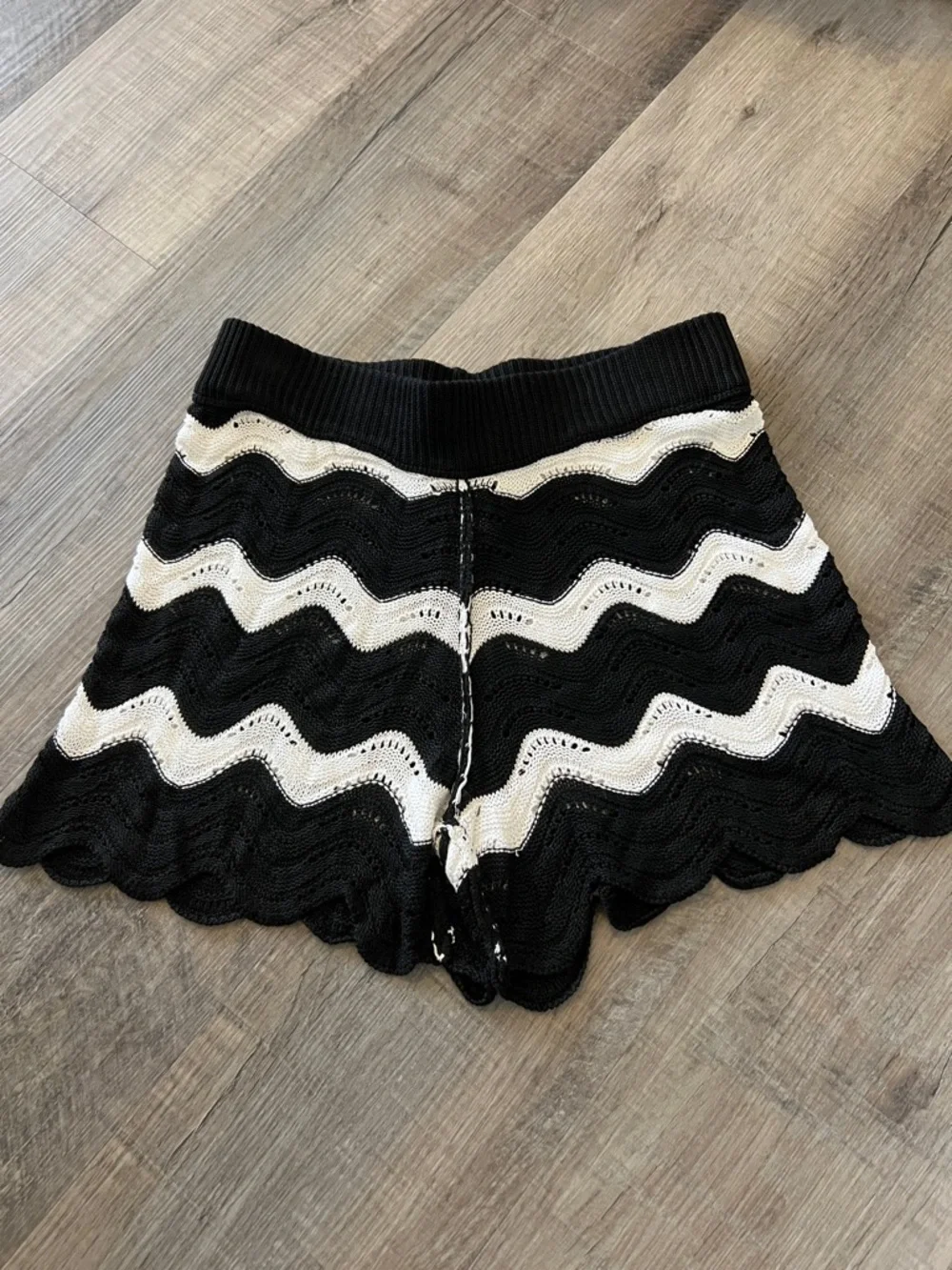 Beach Riot Black & White High-Rise Scallop Knit Shorts - Picture 4 of 5